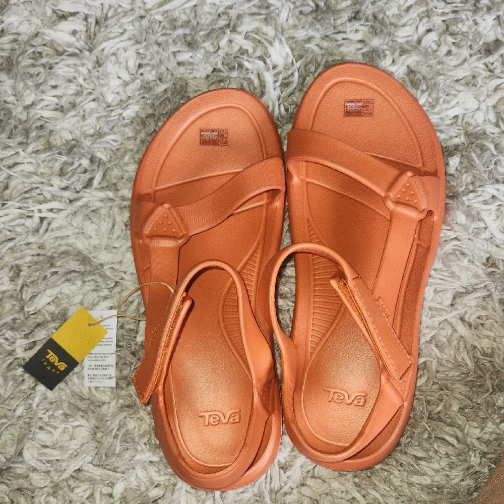 Nwt-Teva Hurricane Drift Hawaiian Sunset Size 12